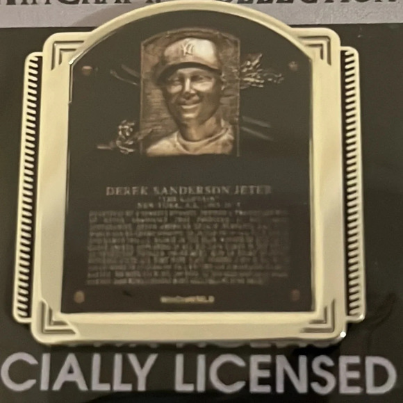 Derek Jeter Replica Plaque Pin - Picture 2 of 4